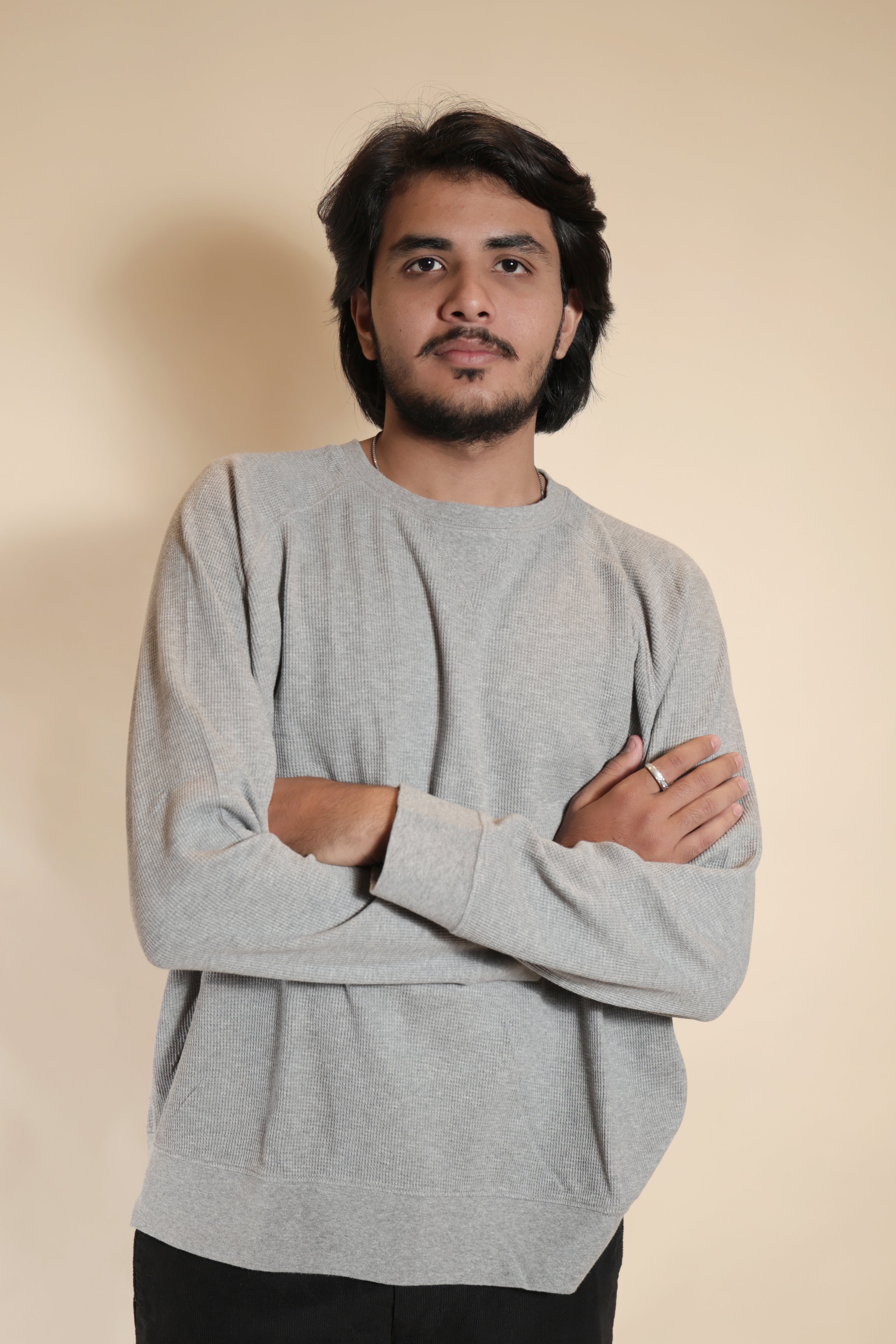 Minimal Grey Full-Sleeve Sweatshirt