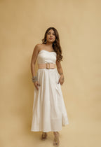 Elegant Off-White Sleeveless Gown