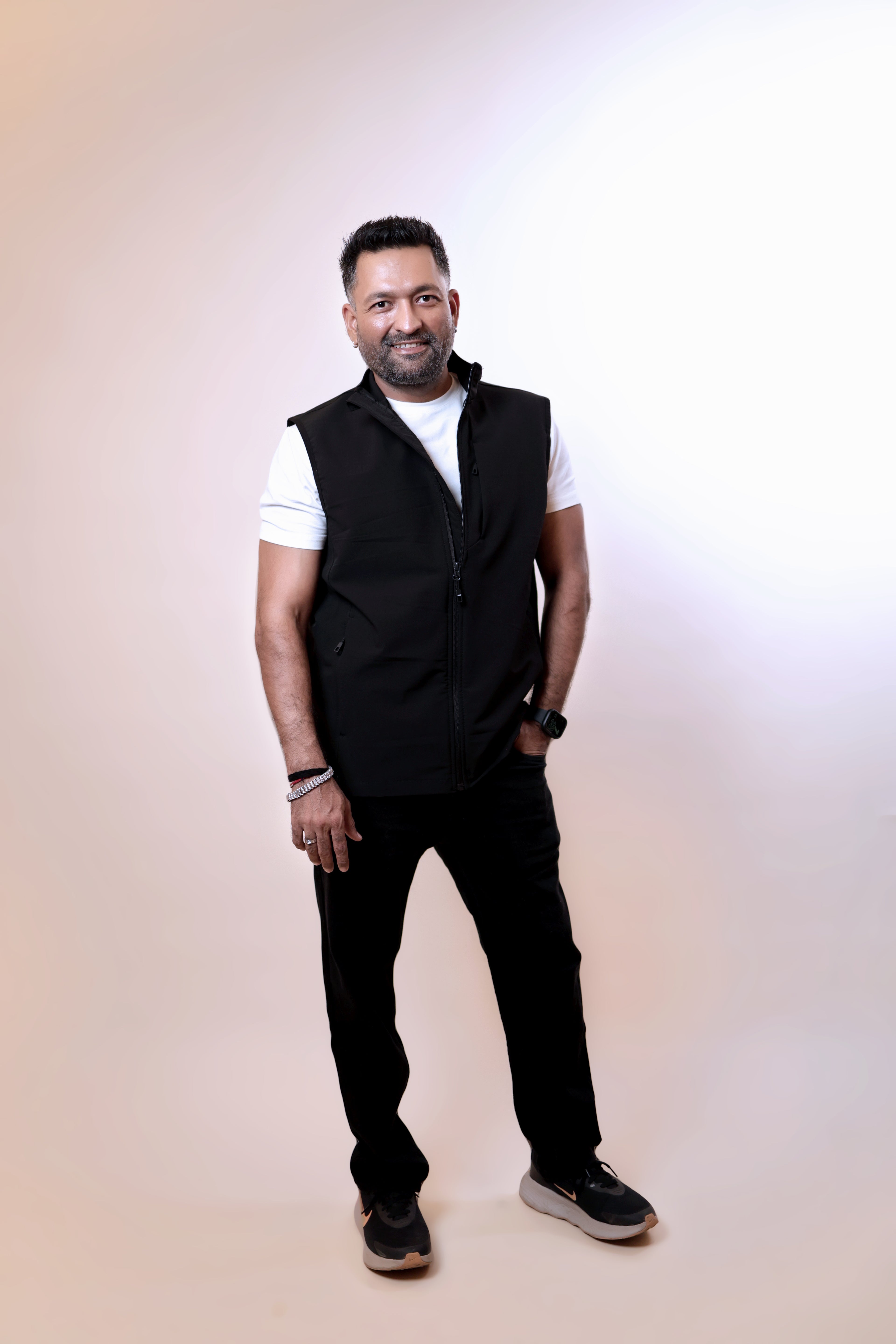 Brown Men’s Sleeveless High-Neck Zipper Jacket