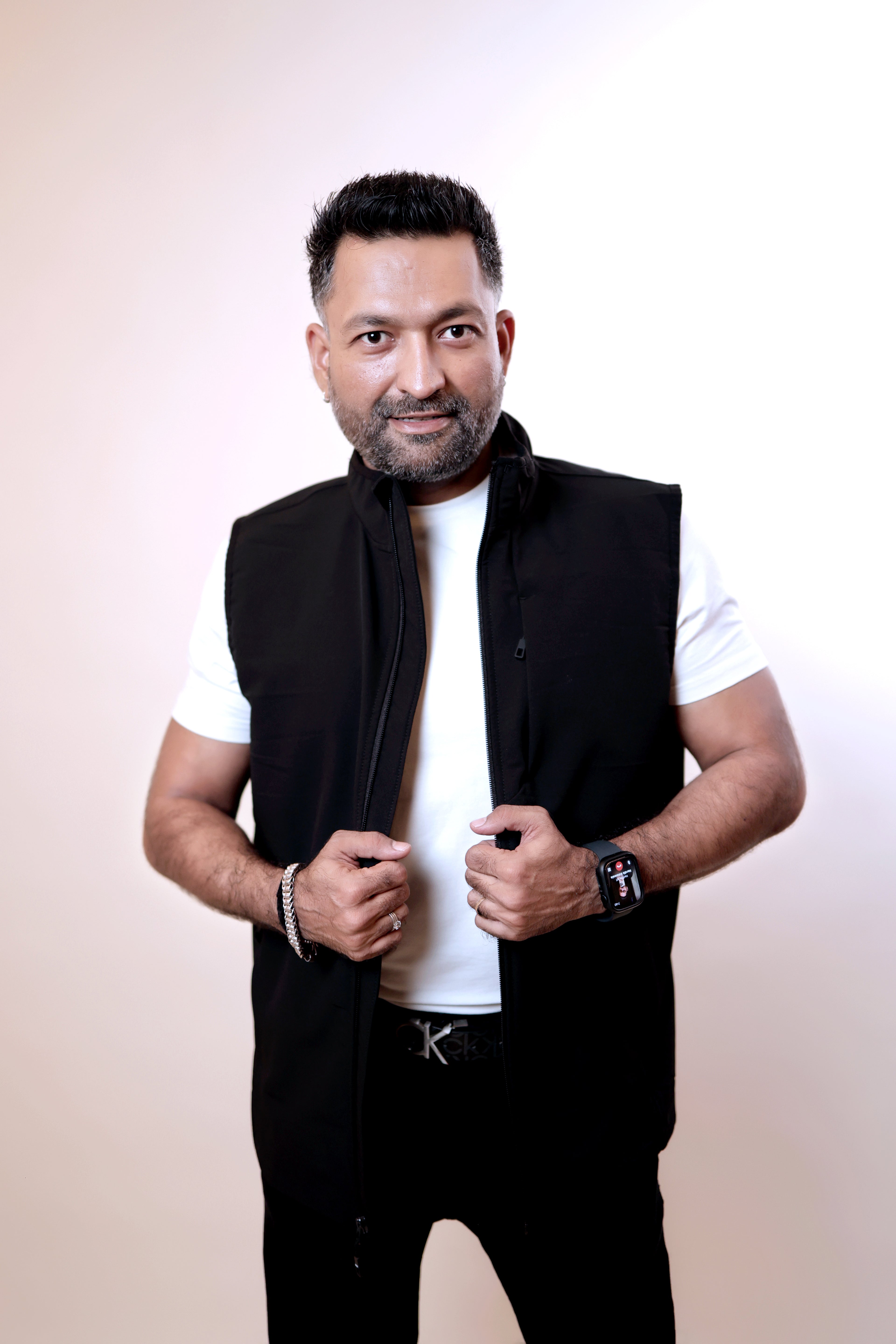 Brown Men’s Sleeveless High-Neck Zipper Jacket