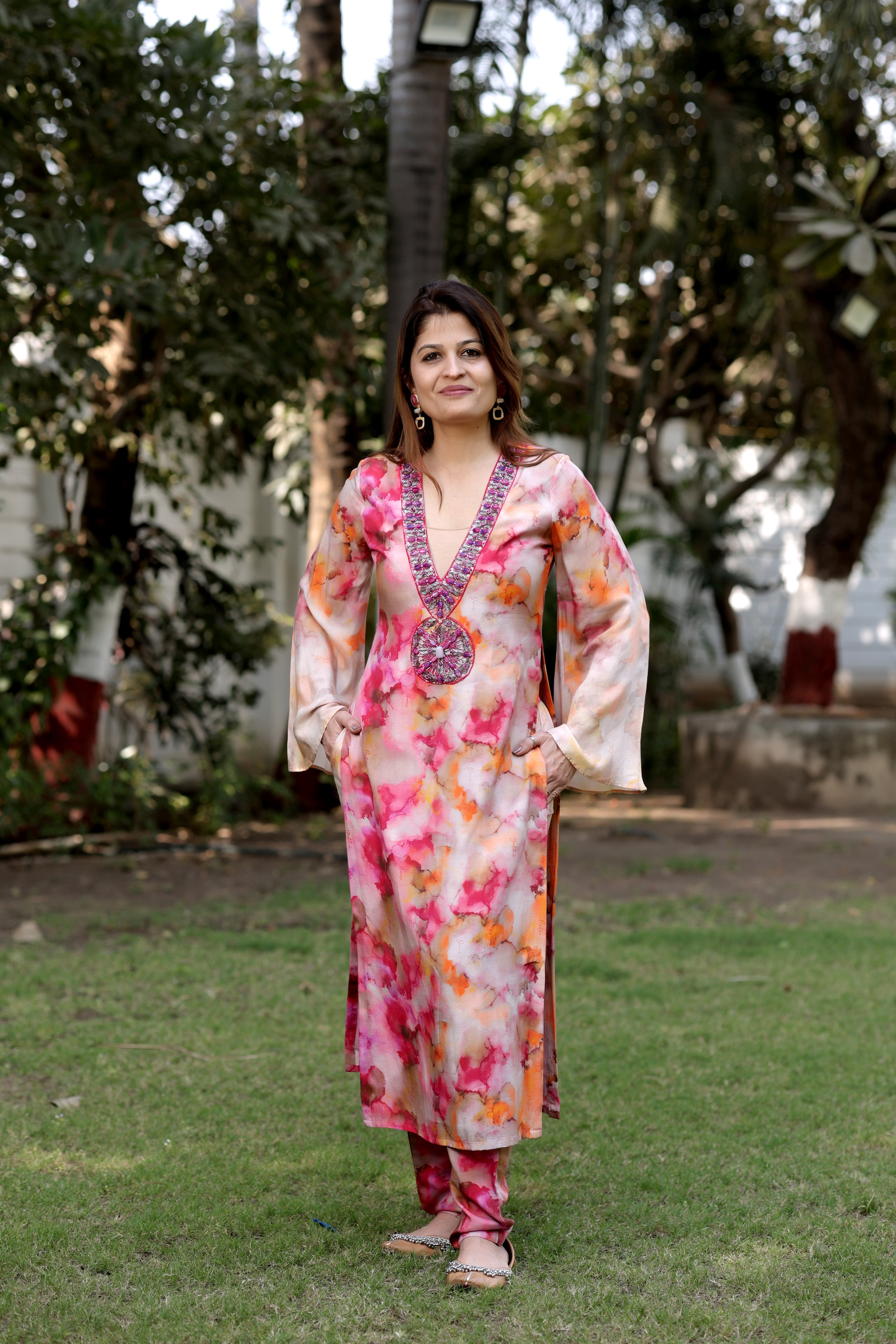 Graceful Printed V-Neck Ethnic Set