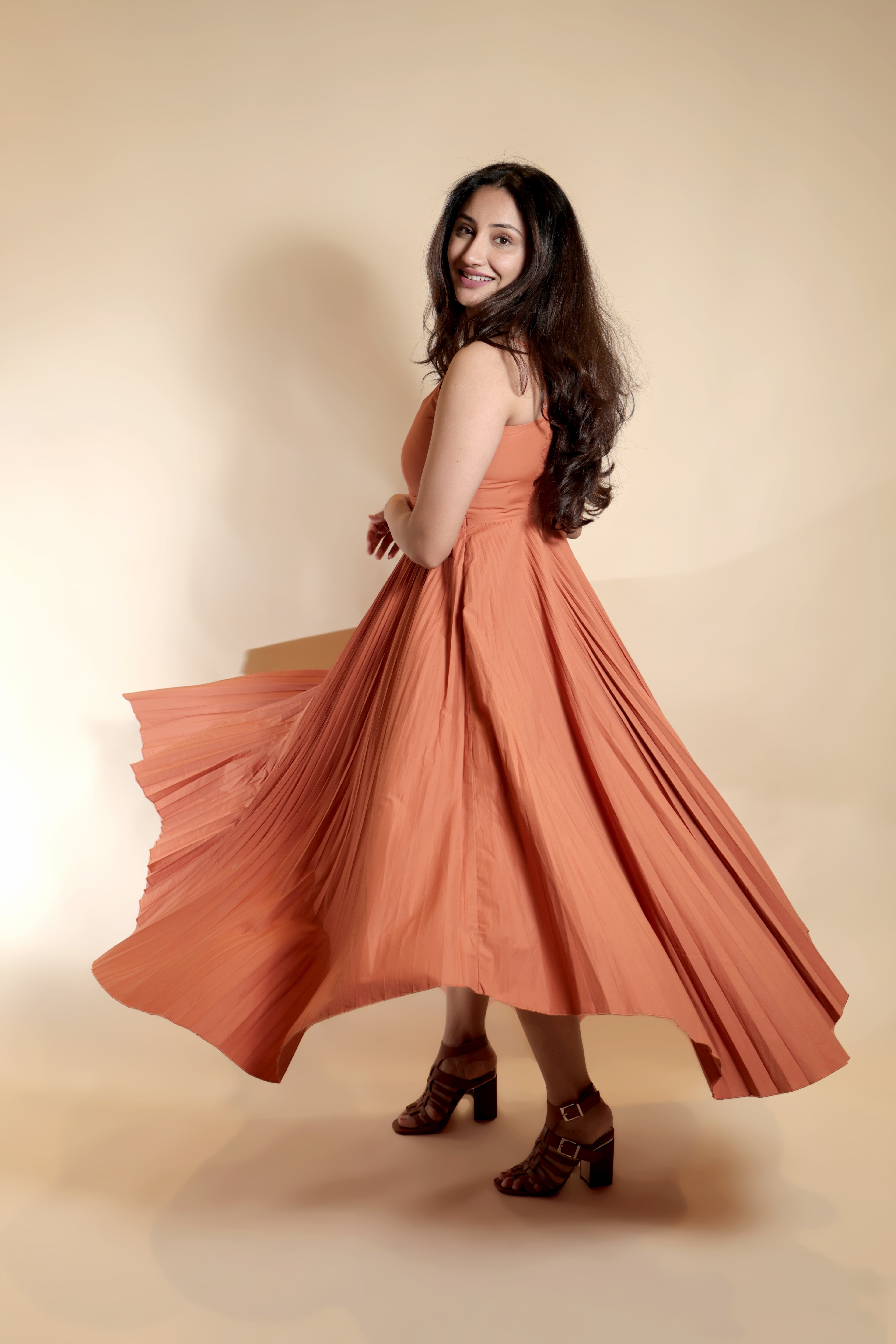 Elegant Pleated Maxi Dress with High-Low Hemline