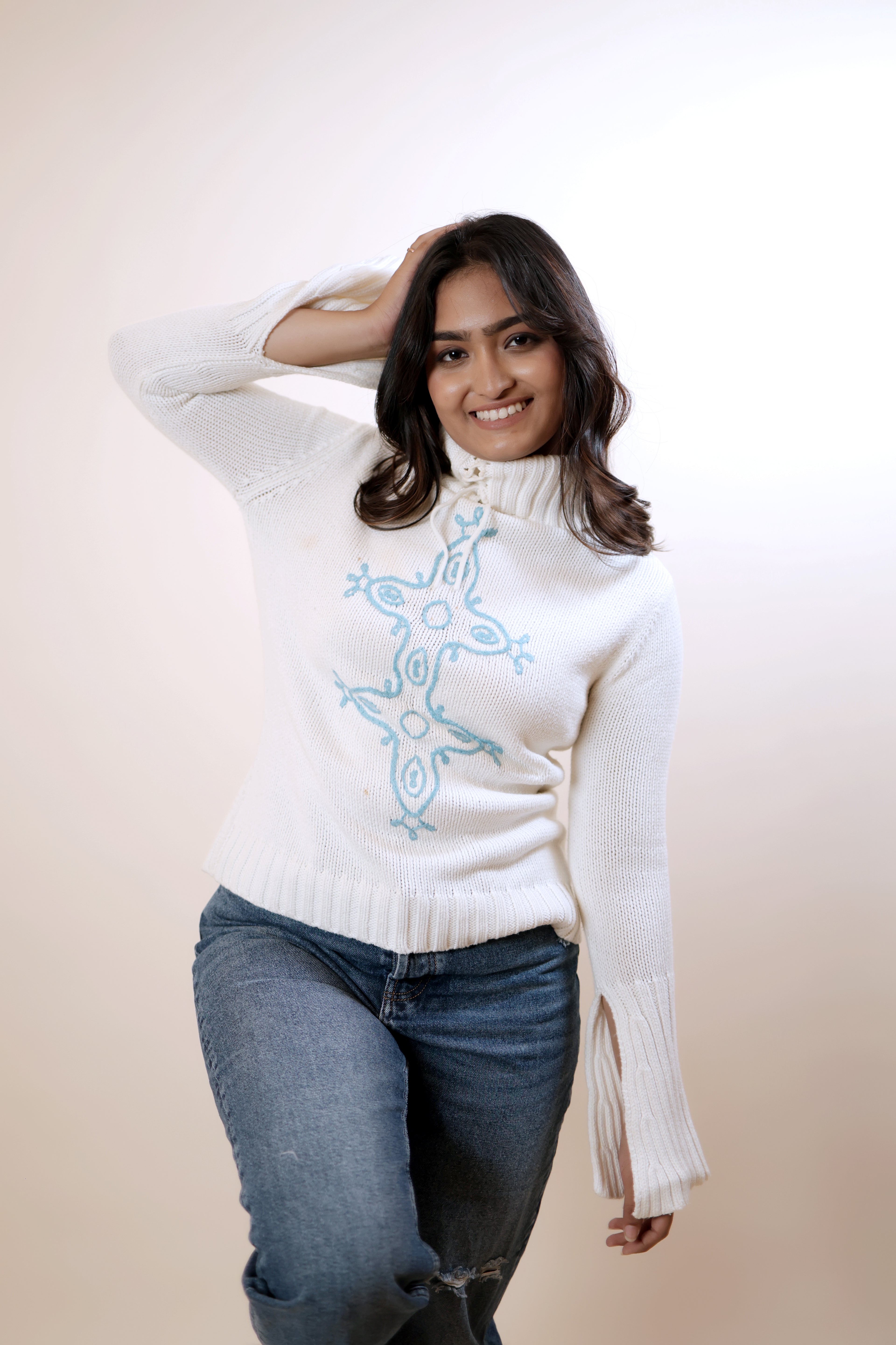 White Full Sleeve Winter Sweater