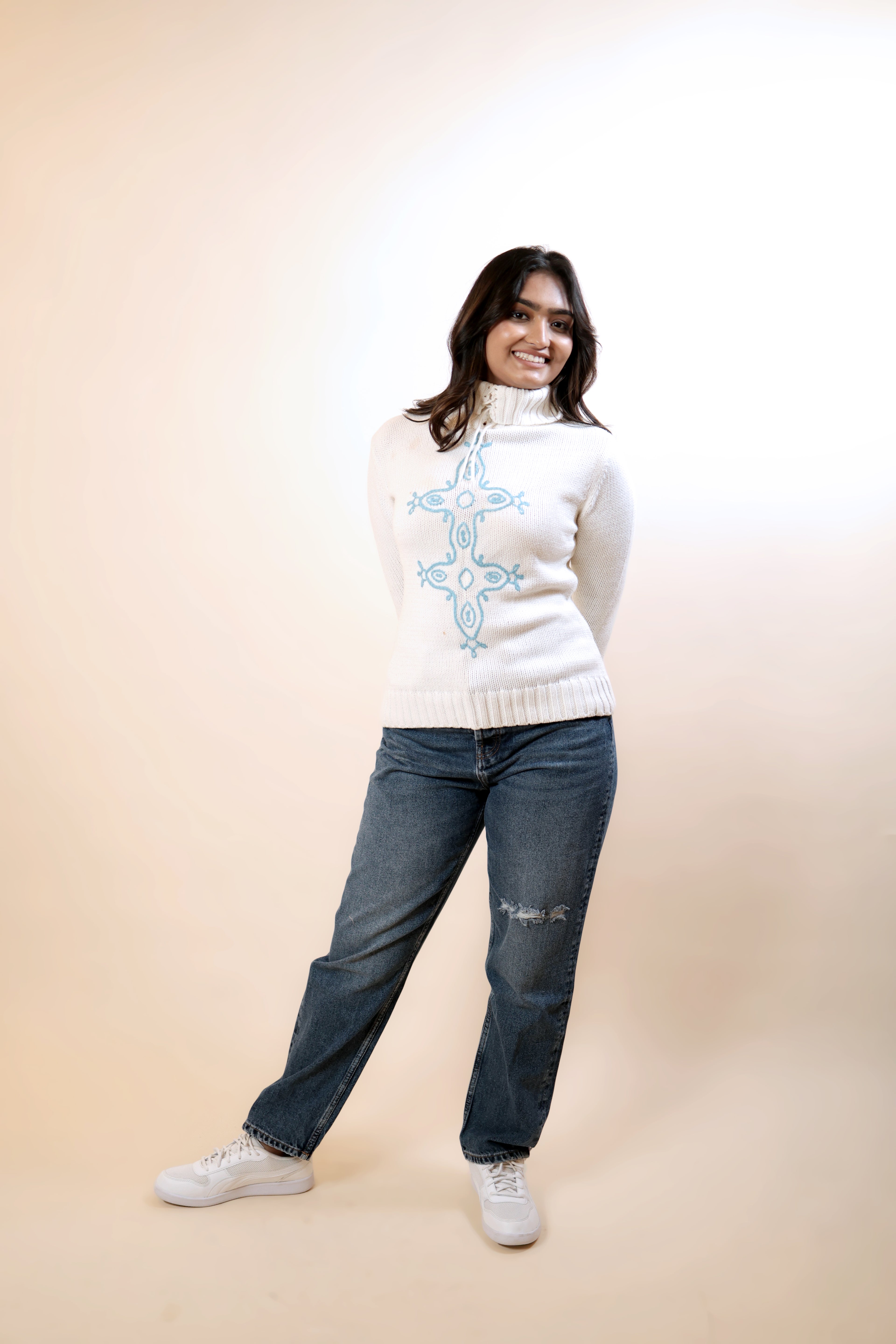 White Full Sleeve Winter Sweater