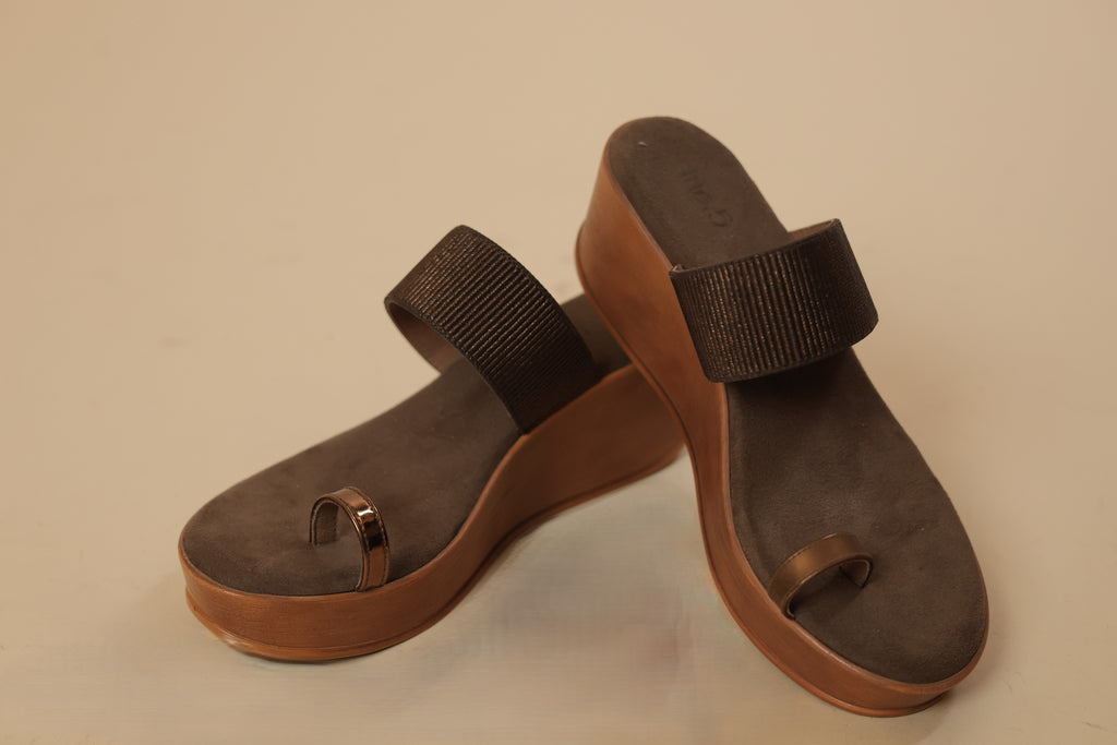 Brown Platform Toe-Ring Slip-On Sandals for Women