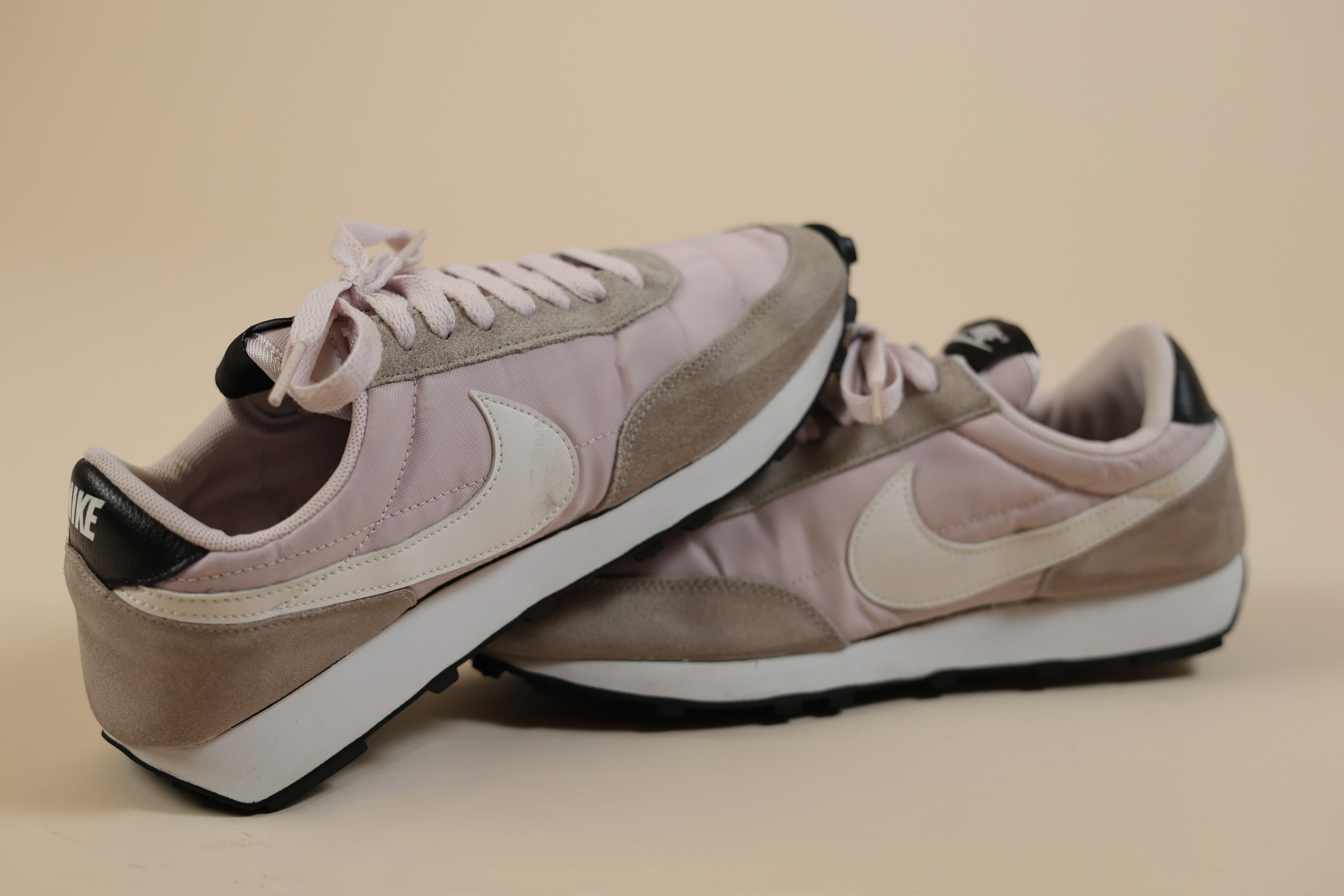 Retro Running Sneakers - Pink and Neutral Tones