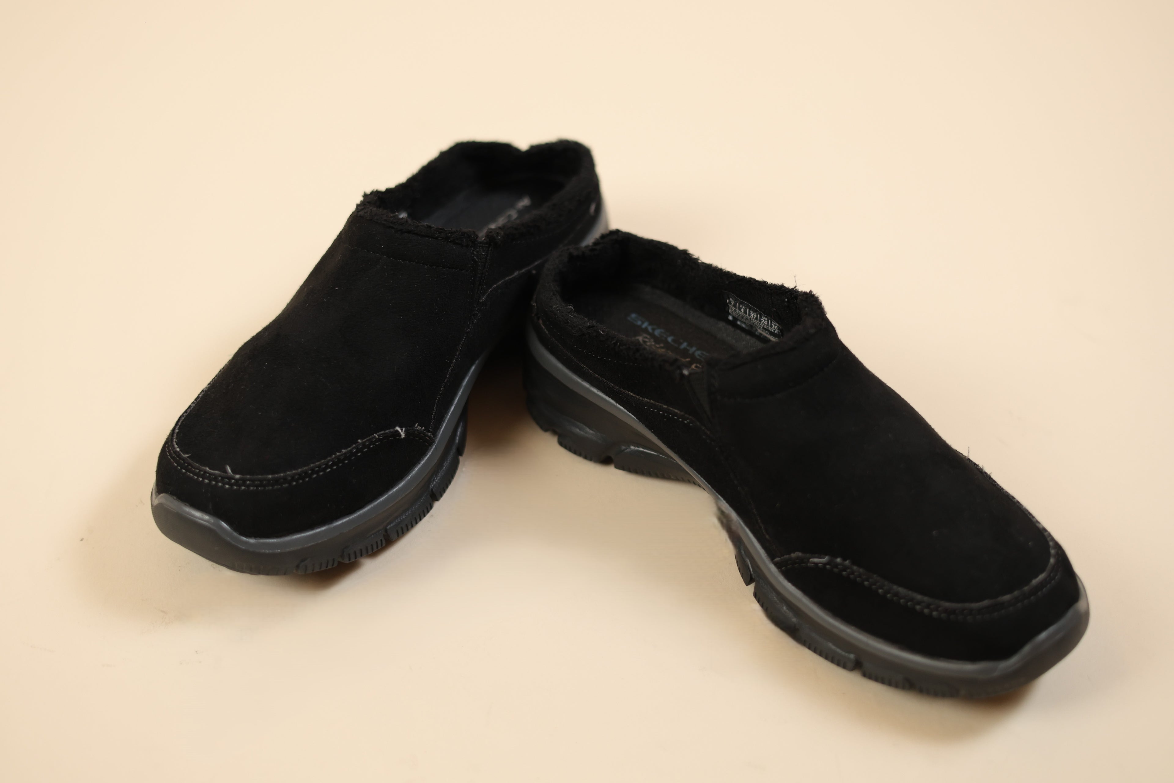 Women's Slip-On Cozy Winter Clogs - Black