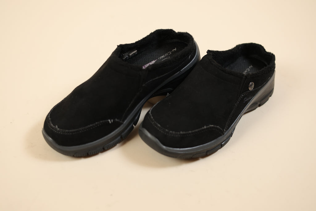 Women's Slip-On Cozy Winter Clogs - Black