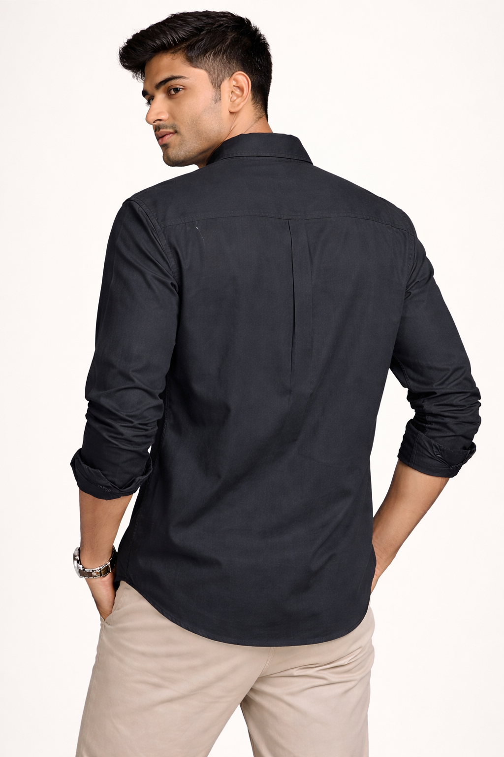 Men's Black Solid Slim Fit Casual Shirt with Button-Down Collar