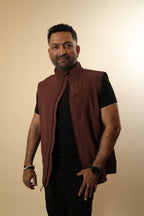 Brown Men’s Sleeveless High-Neck Zipper Jacket