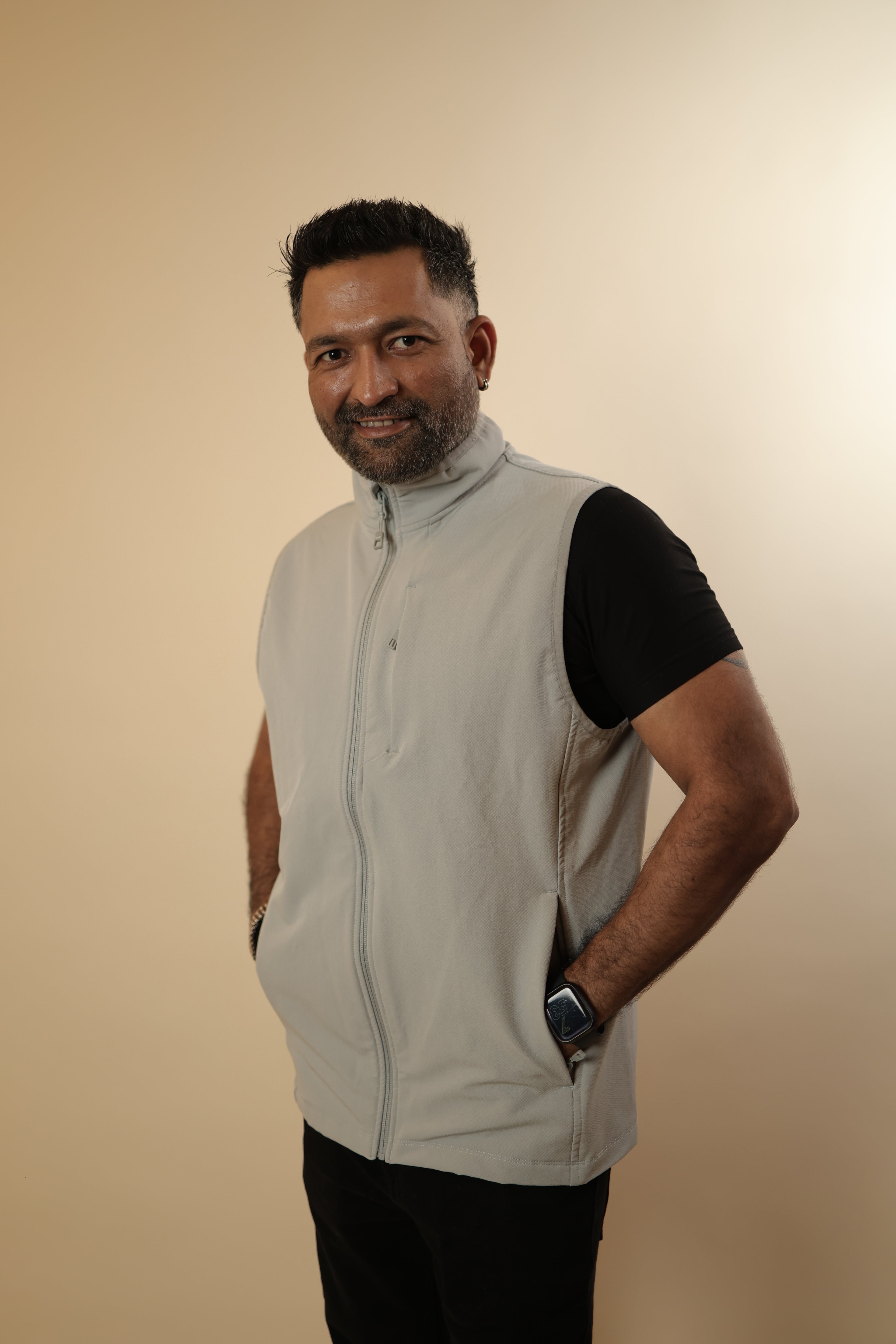 Off White Men’s Sleeveless High-Neck Zipper Jacket