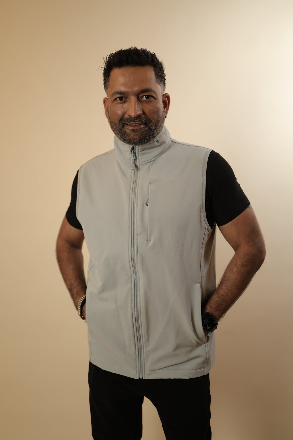 Off White Men’s Sleeveless High-Neck Zipper Jacket