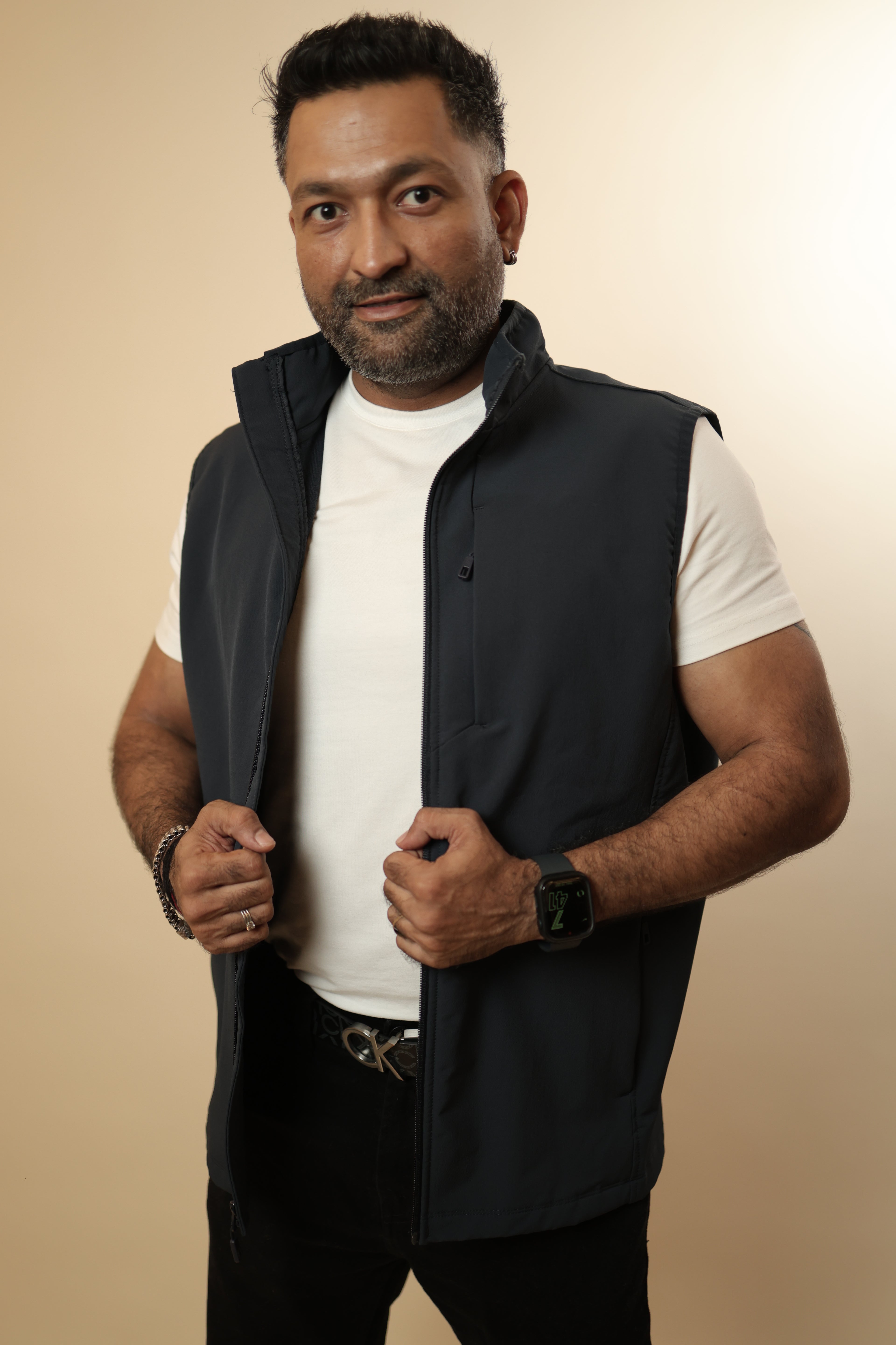 Black Men’s Sleeveless High-Neck Zipper Jacket